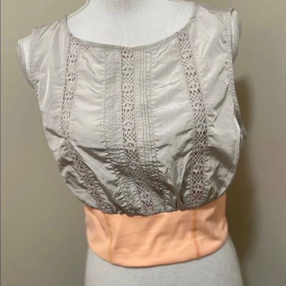 NWOT Free People Oh Hey  Appliqué Chai TeCrop top size XS - Picture 2 of 6